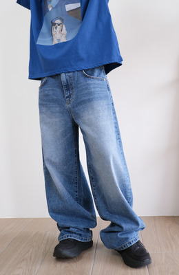 刷的真漂亮藍の丹寧寬褲