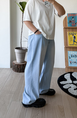 友善腰圍刷白薄色牛仔直筒褲