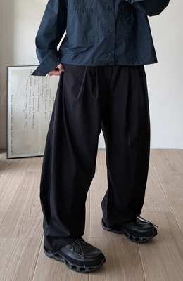 二刷線細條紋西裝鬆寬褲 /二色 