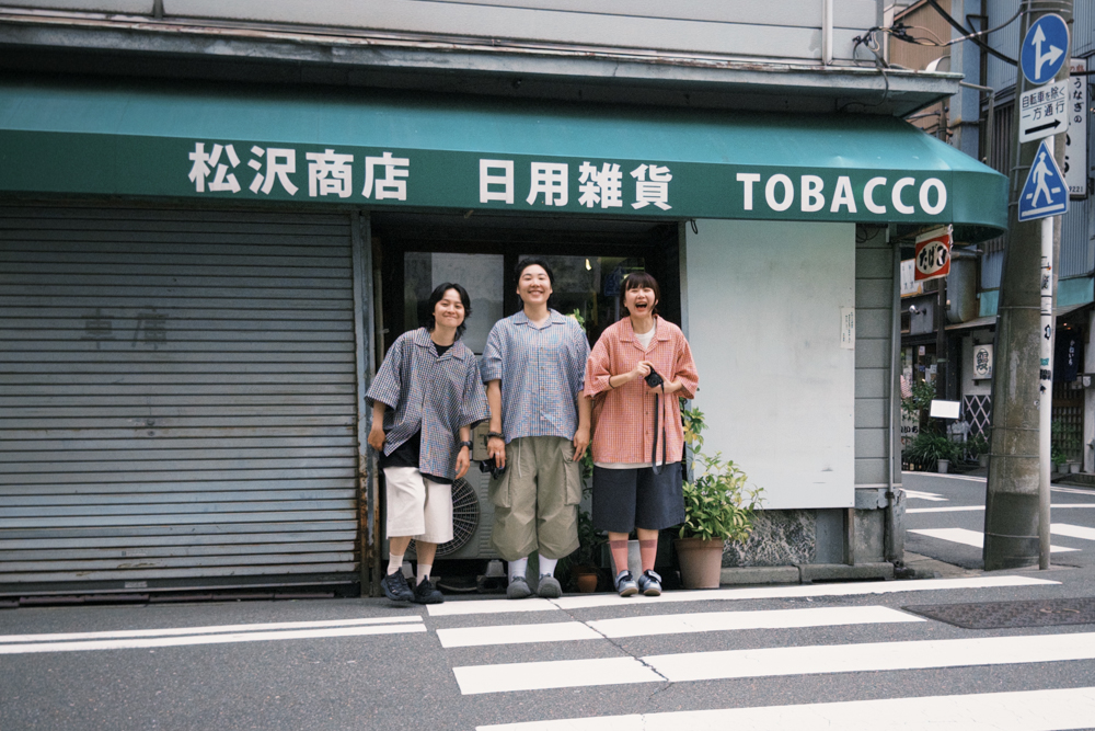 奶奶三人組合