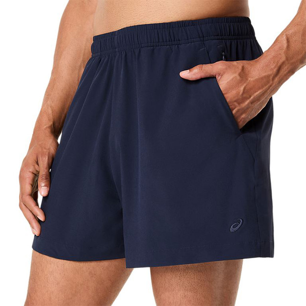 (男)【亞瑟士ASICS】P.LIFE 防潑水 5吋平織短褲(海外版型)-丈青 2031F331-400