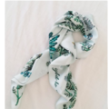 白綠草花 方形絲巾_2