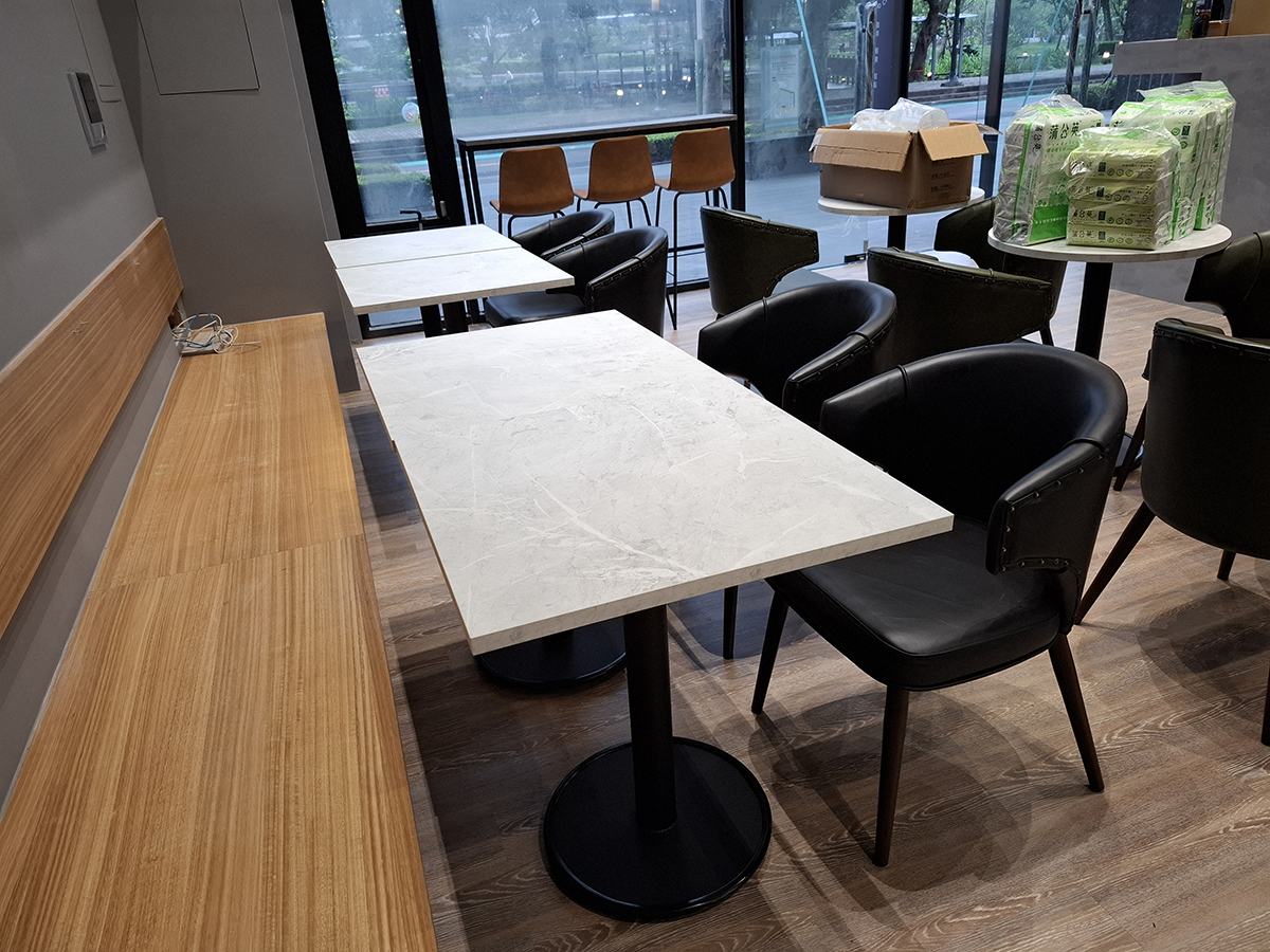 空間夠大 搭配舒適扶手椅也是不錯的選擇