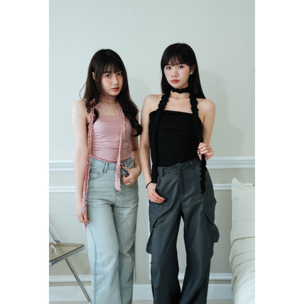 【jnauxz】翩翩墨蝶 繞脖抓皺平口上衣 (兩色)