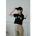 【jnauxz】黑色現貨!! 售完不補 首爾街頭 韓版蝴蝶結印花短上衣 (兩色)_5