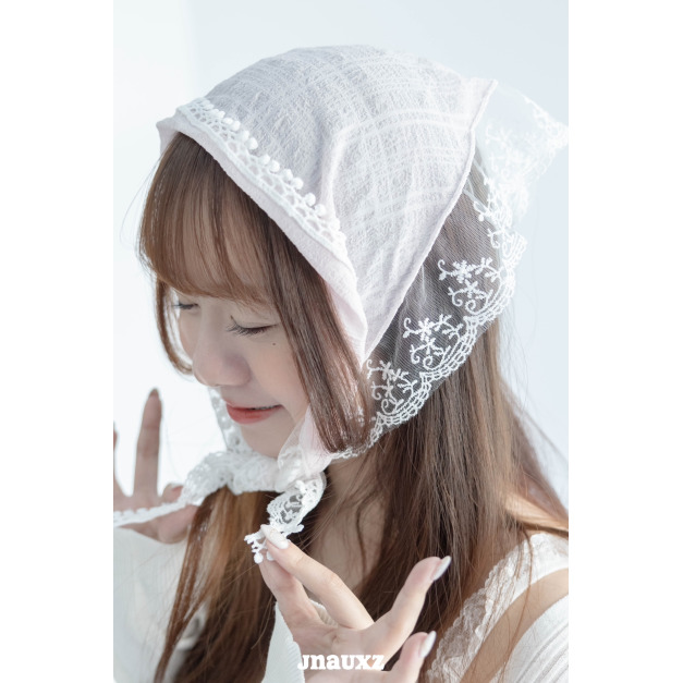 【jnauxz】[滿額贈] 田園少女花花蕾絲三角頭巾 (兩色)