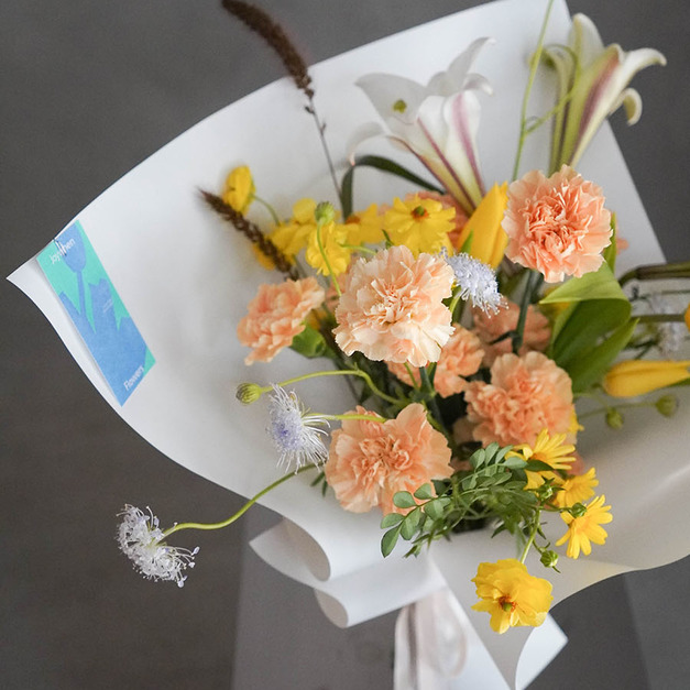 暖橘黃色系康乃馨花束〡晨曦花園〡2026母親節