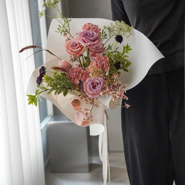 復古粉藕色康乃馨花束〡茱萸花園〡2026母親節