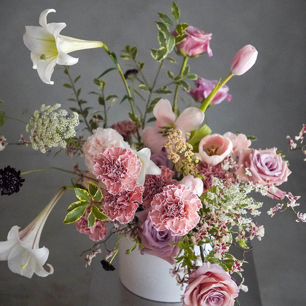 復古粉藕色康乃馨花禮盒〡茱萸花園〡2026母親節