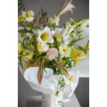 鮮花花束cream yellow-野百合/康乃馨/蝴蝶陸蓮/水仙百合