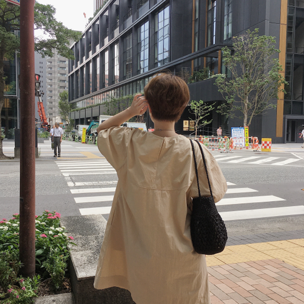 推薦!!穿了就走小澎袖短洋 - 米黃、黑