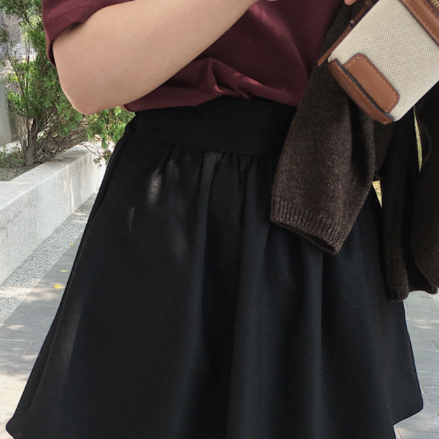 推薦!!(18%羊毛)秋冬萬能傘擺小褲裙 - 黑、深灰