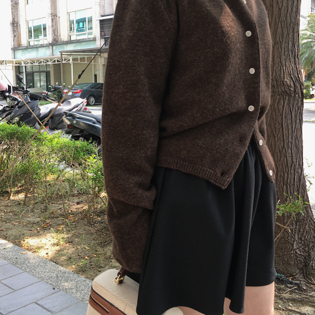 (設計師款)(78%羊毛)復古色圓領開衫 - 紅、咖啡