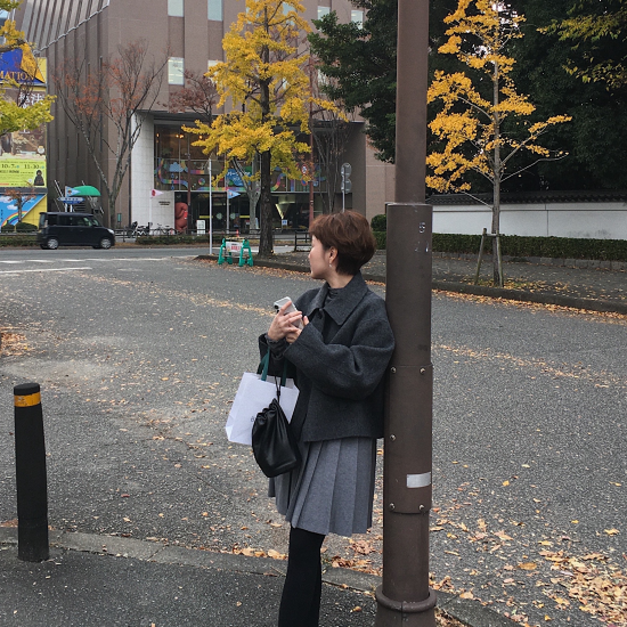 (本期推薦)(設計師款)(100%美麗諾羊毛)經典人字紋短身手工外套 - 深灰、米棕