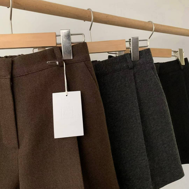 (本期推薦)(15%羊毛)乾淨俐落後鬆緊單摺短褲 - 黑、深灰、咖