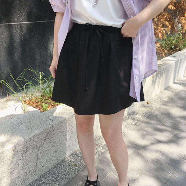 (本期推薦)(58%嫘縈)愛麗絲褲裙 - 黑、米白  