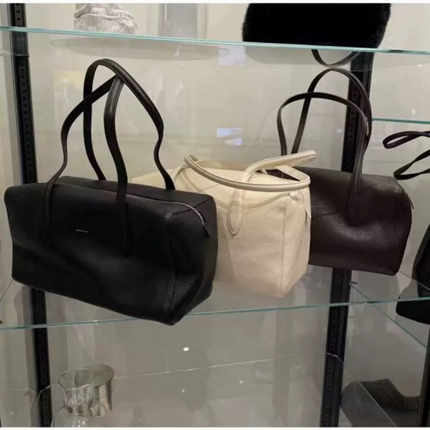 強推!!(設計師款)(100%牛皮)極簡小車線枕頭包 - 黑、咖、米白 