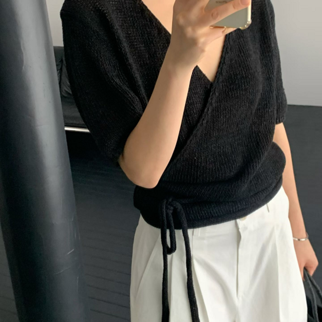 Special item!!(設計師款)(20%韓紙)交叉綁帶上衣 - 黑、米白