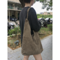 (設計師款)(100%牛皮)肩背麂皮流浪包_1