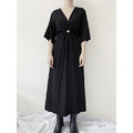 喇叭寬袖V領圓環皺褶鏤空造型修身A字剪裁洋裝