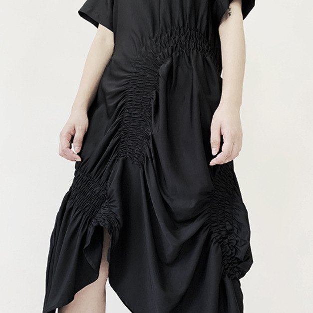 立體解構皺褶不規則剪裁造型洋裝