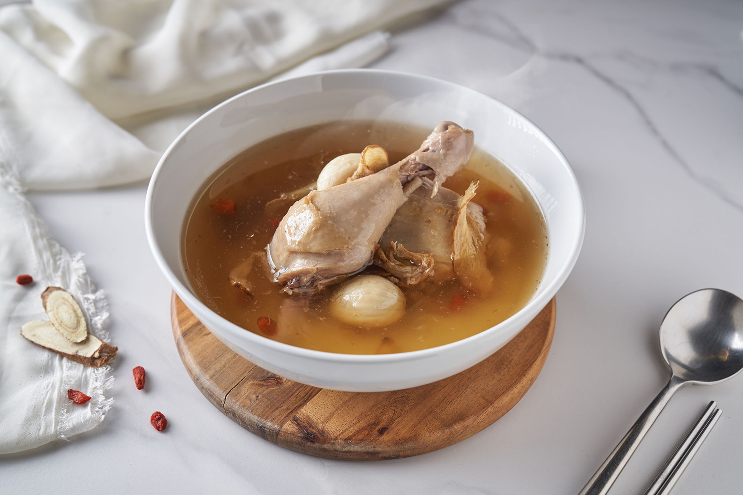 苦茶油蒜雞燉品｜濃香平衡之湯