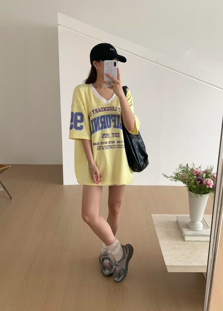 "2286380 V領英字上衣