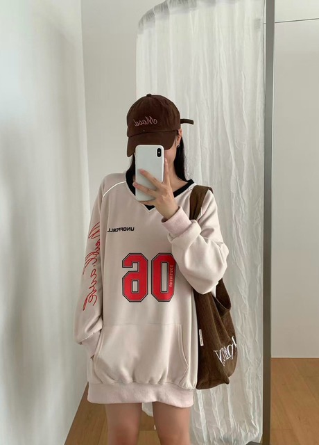 2986714 V領袖英上衣