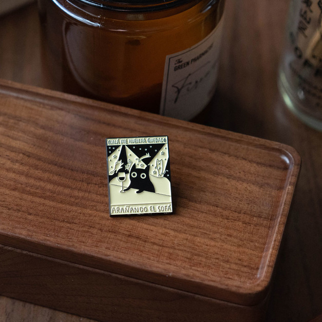 喵生困惑金屬徽章