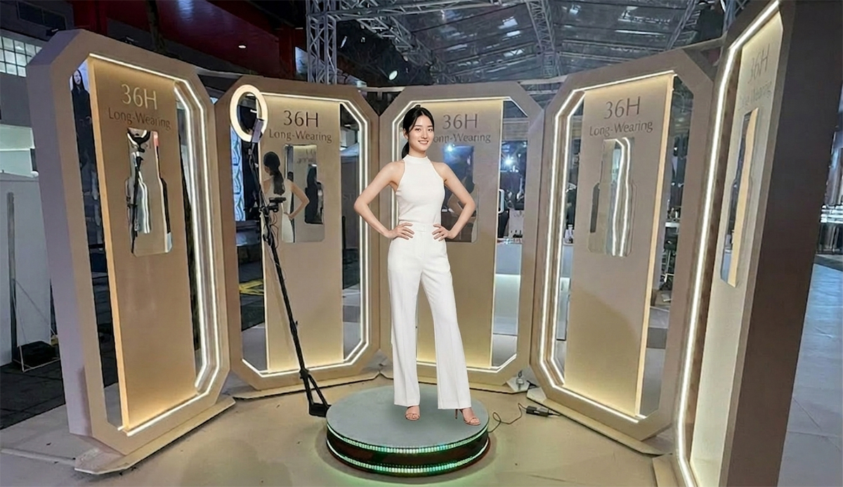 【紫絮設計】頂級保養美妝品牌雅詩蘭黛-台北信義區快閃活動導入藍訊360 Photo Booth 環景動態拍貼機，打造社群爆紅互動