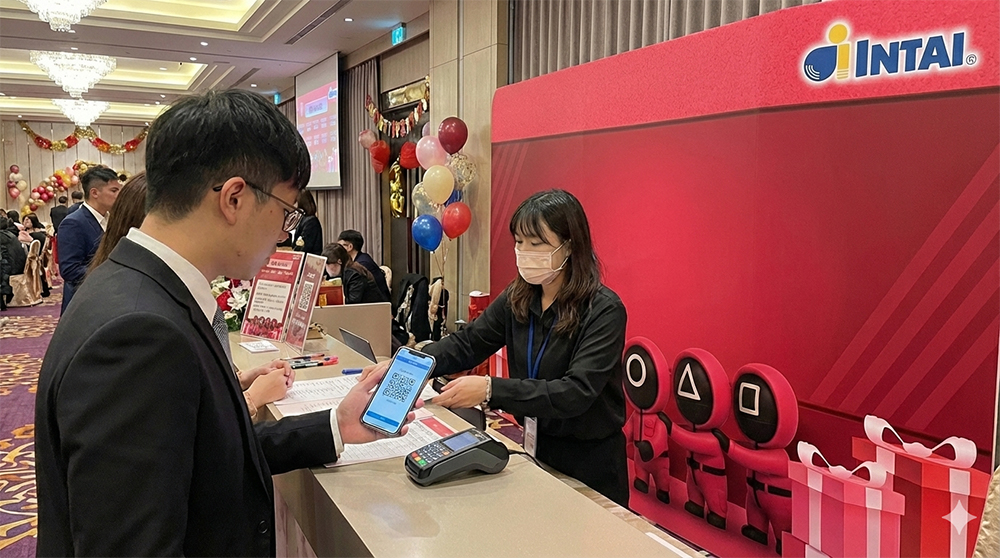 【艾度】鐿鈦科技700人尾牙-導入藍訊QRCode報到+簡訊發送+客製化抽獎系統+查詢獎項