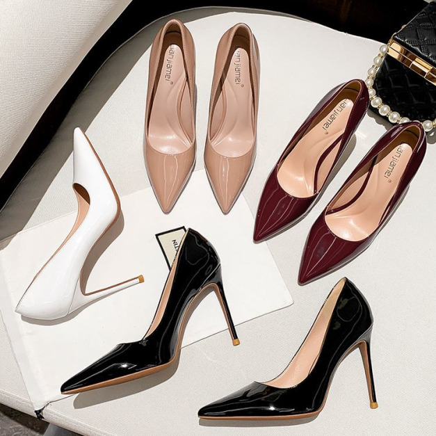 就是少了這一雙漆皮淺口細跟尖頭高跟鞋【S4200】MINANA