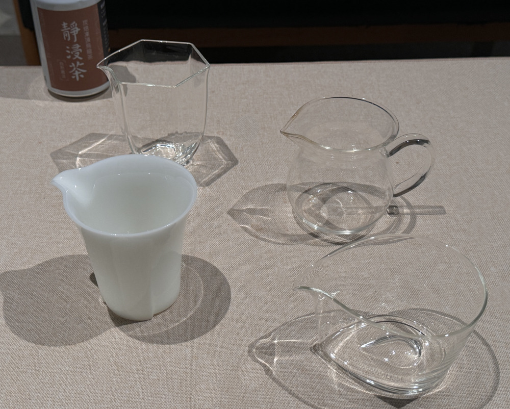 四種茶海，羊脂玉瓷及其他三種玻璃材質