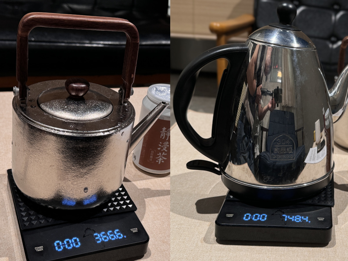 兩種壼分別在電子秤上，左邊是鈦金屬壼，重量 366 克，右邊是不鏽鋼壼，重量 750 克