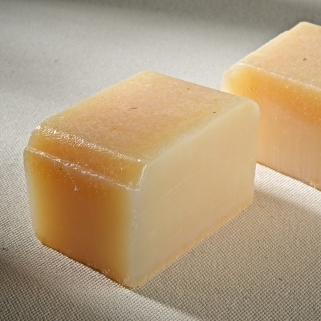 鳳梨椰子手工皂 80g 立方型 (*多件另有優惠*)