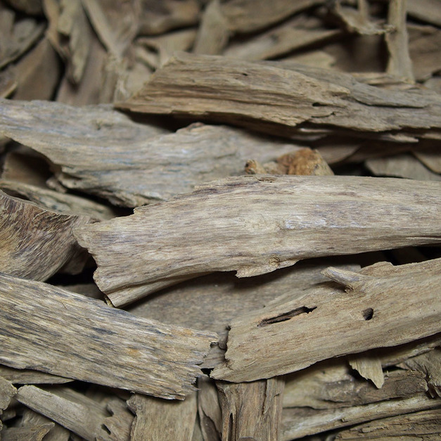 特級伊利安沉香（山區產），每10克220元，每兩750元