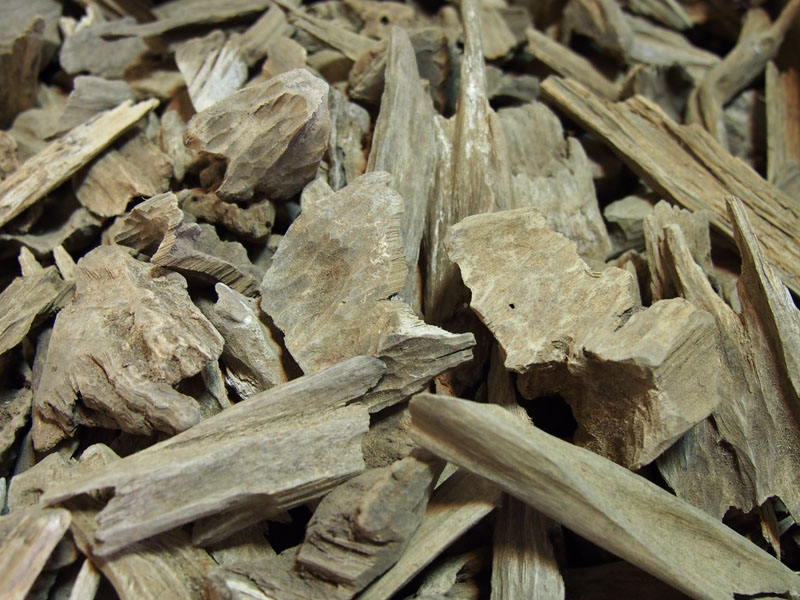 伊利安沉香（沼澤產），每兩350元