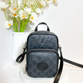 GUCCI 直式黑老花 斜背包