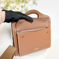 BURBERRY 皮革焦糖手提袋 23cm_3