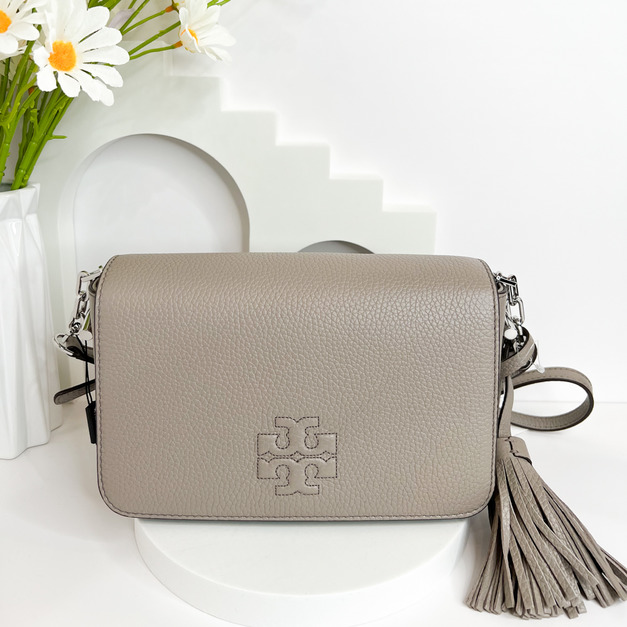 TORY BURCH TB 掀蓋流蘇 Thea 相機包 灰