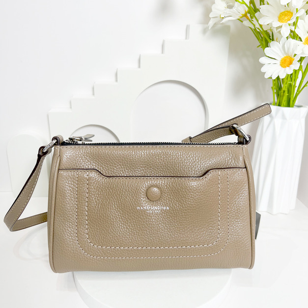 MARC JACOBS MJ 豆豆側背包 奶茶