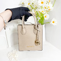 MICHAEL KORS MK MERCER 迷你琴譜包 奶茶_3