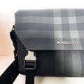 BURBERRY 炭灰色格纹拼皮革小號郵差包_4