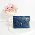 LOUIS VUITTON LV VICTORINE 壓印三折短夾 海軍藍/紅