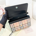 BURBERRY 格紋拼接翻蓋斜背包_1