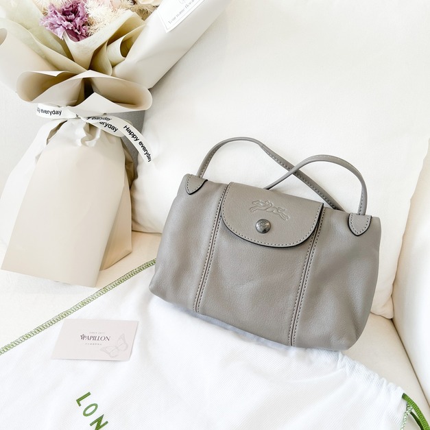 Longchamp 羊皮側背小包