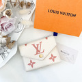 LOUIS VUITTON LV VICTORINE 三折短夾 草莓牛奶色