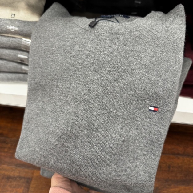 Tommy 男大人素色針織上衣