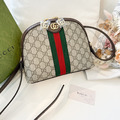 GUCCI GG Supreme 貝殼包