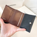 CHANEL MINI 三折短夾 黑牛_4